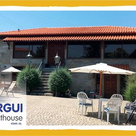 Bergui Guesthouse - Guimarães Dış mekan fotoğraf