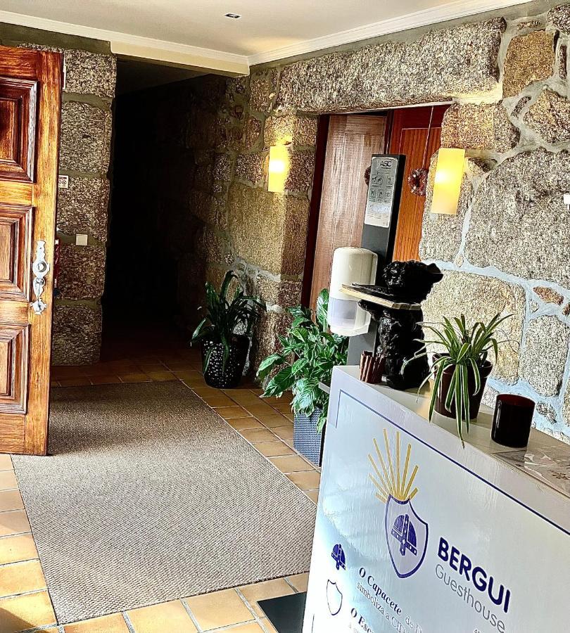 Bergui Guesthouse - Guimarães Dış mekan fotoğraf